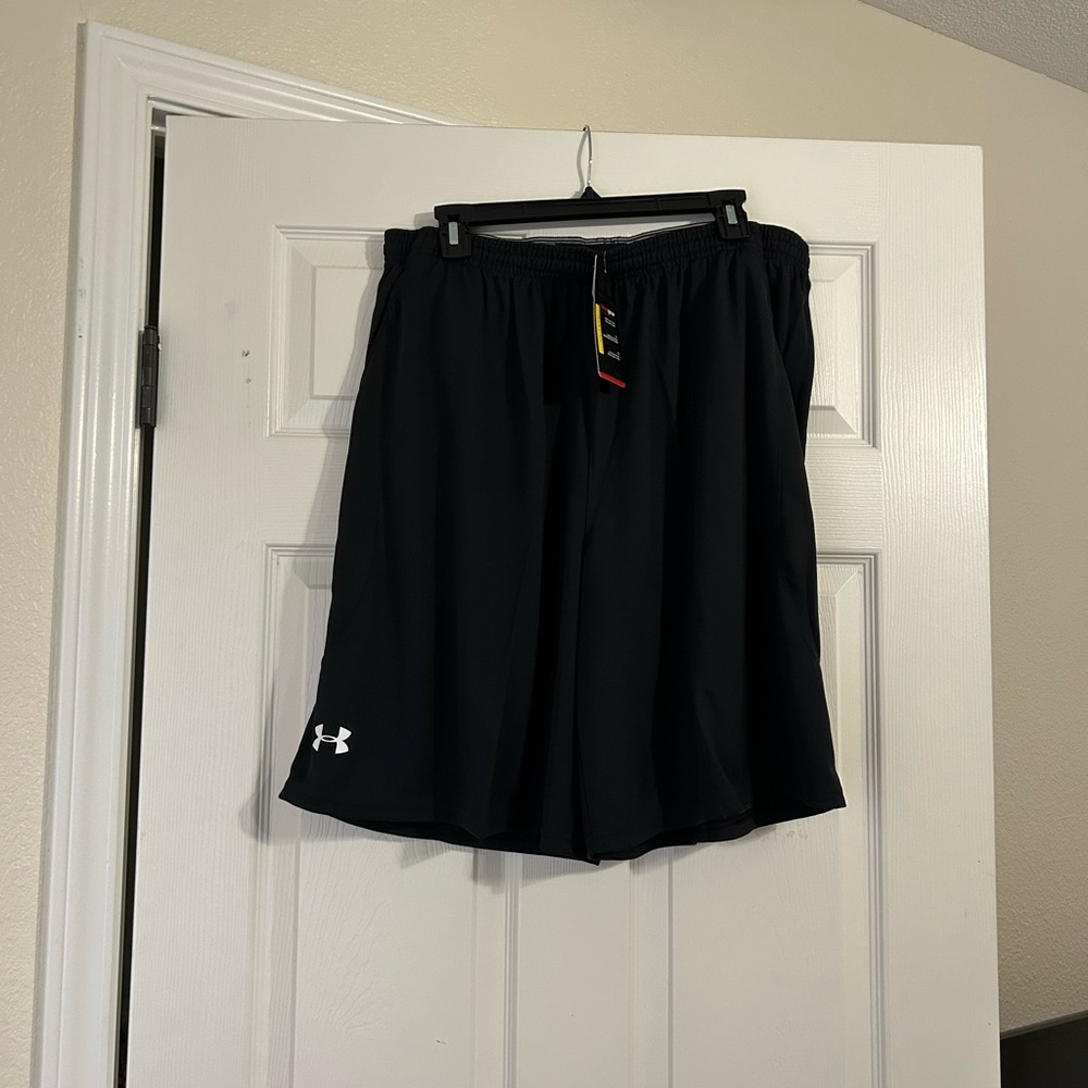 Under Armour Black Athletic Shorts Moisture-Wicking Performance